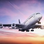 Avión despegando del aeropuerto